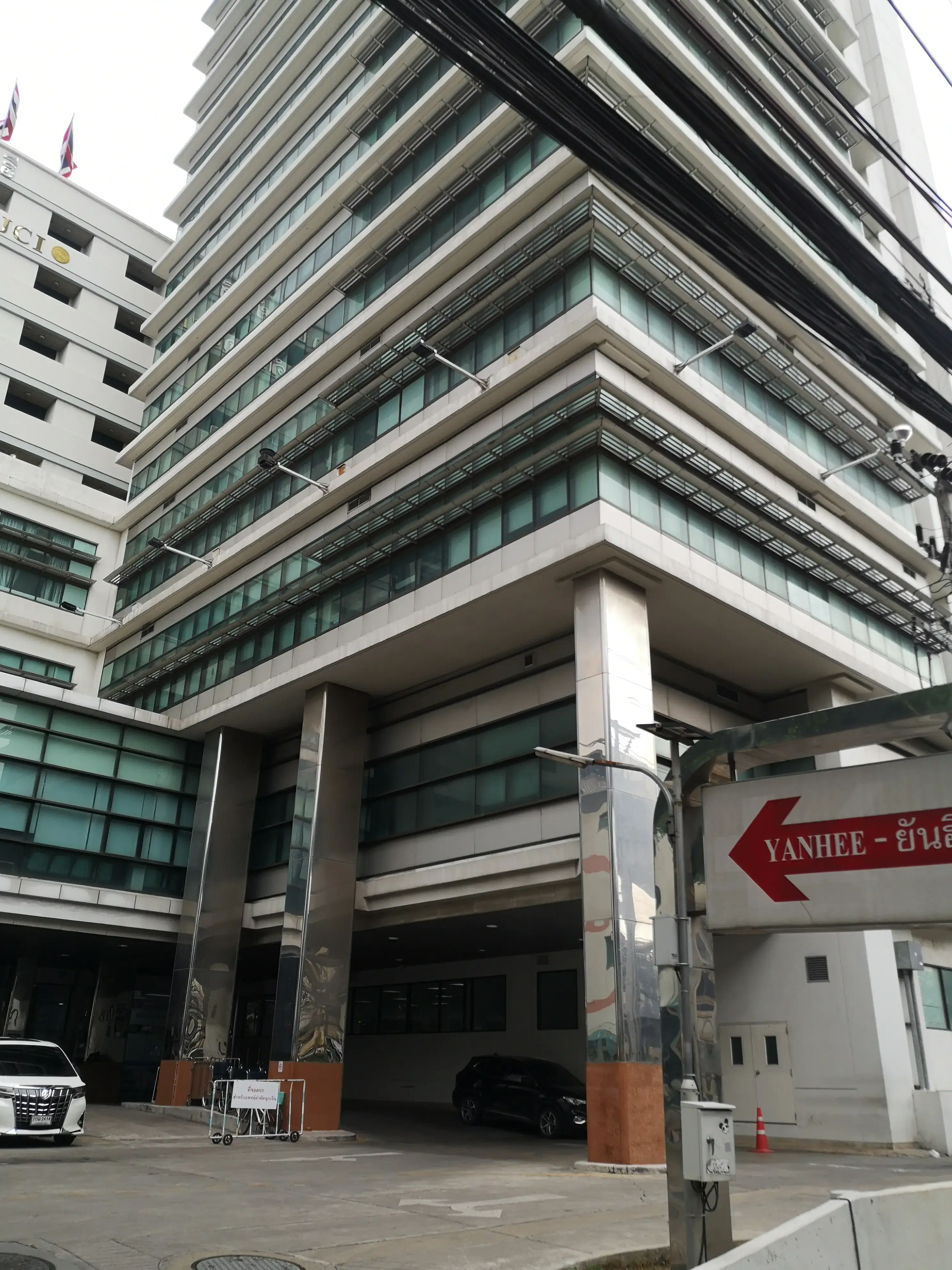 Yanhee Hospital, Bangkok, Thailand
